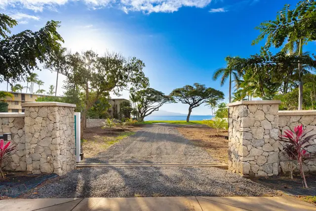 Listing Image for 220 Hauoli St 16 of 26