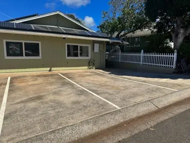 Listing Image for 86 Maiha St 1 of 28