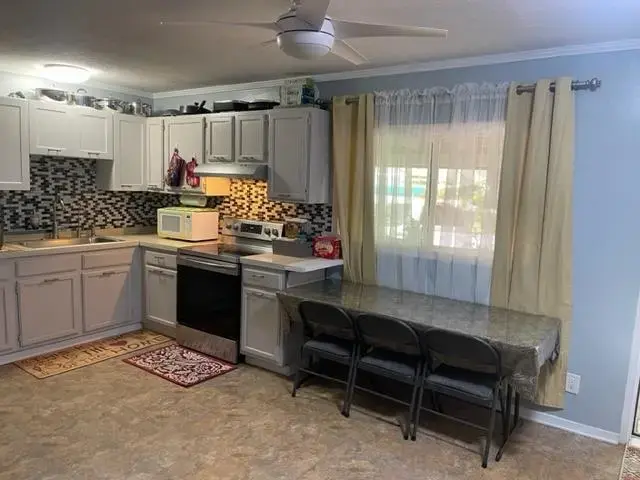 Listing Image for 86 Maiha St 12 of 28