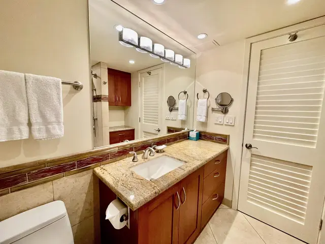 Listing Image for 2481 Kaanapali Pkwy 308 J 19 of 40