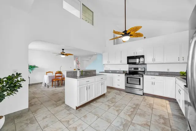 Listing Image for 257 Kuualoha St 10 of 47