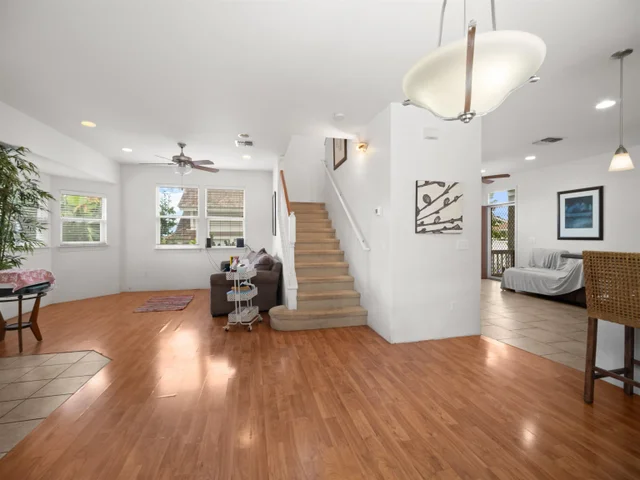 Listing Image for 15 Kuinehe Pl 39 10 of 24