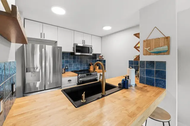 Listing Image for 1299 Uluniu Rd C-105 2 of 34