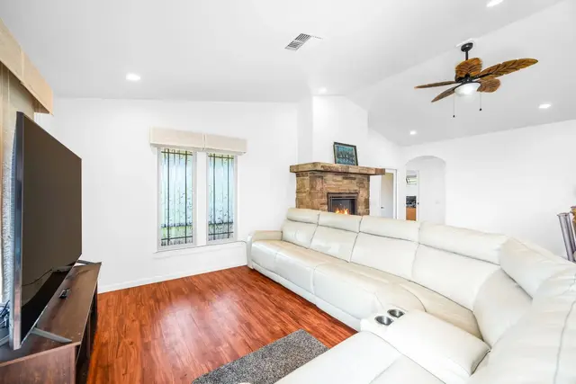 Listing Image for 143 Leiohu Cir 39 of 50