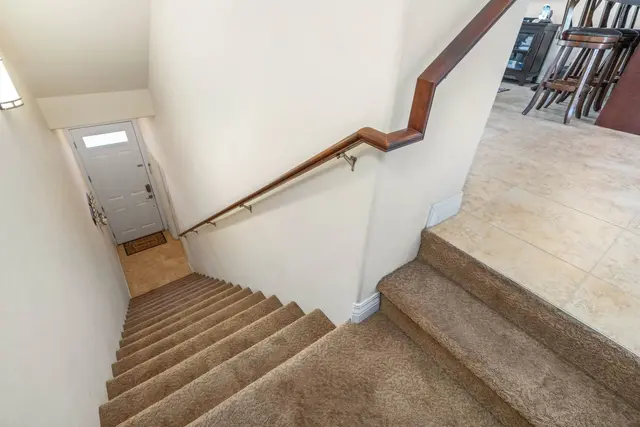 Listing Image for 30 E Lipoa St 4-106/206 23 of 39