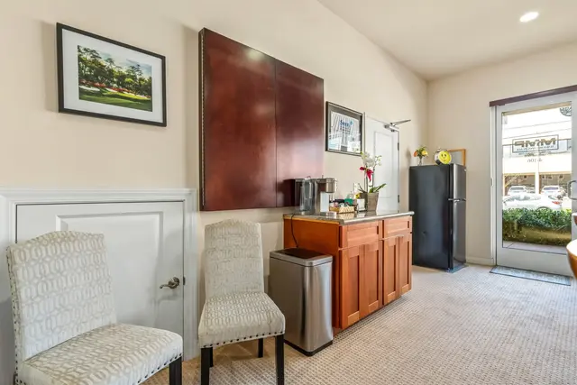 Listing Image for 30 E Lipoa St 4-106/206 26 of 39