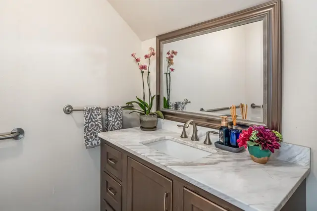Listing Image for 30 E Lipoa St 4-106/206 29 of 39