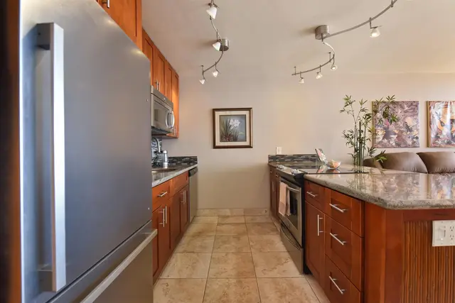 Listing Image for 30 Hauoli St 304 24 of 50