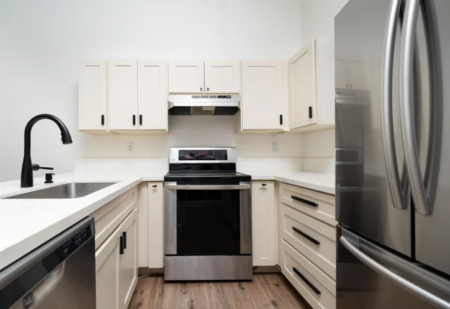 Listing Image for 15 Kulanihakoi St 14 F 1 of 30