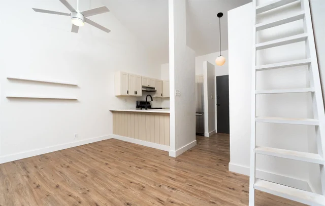 Listing Image for 15 Kulanihakoi St 14 F 11 of 30