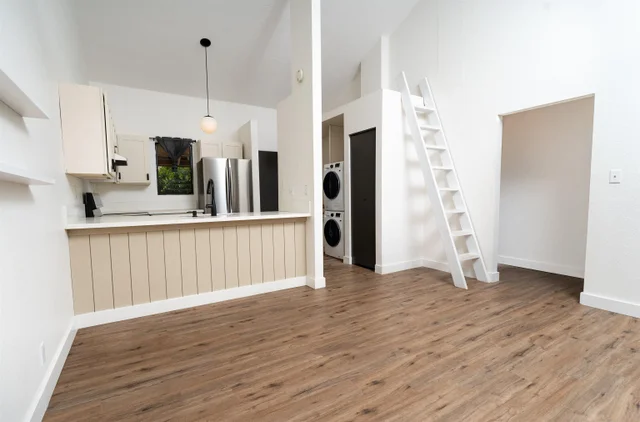 Listing Image for 15 Kulanihakoi St 14 F 8 of 30