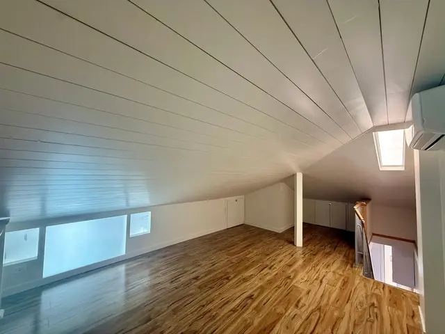 Listing Image for 50 Puu Anoano St 1704 25 of 37