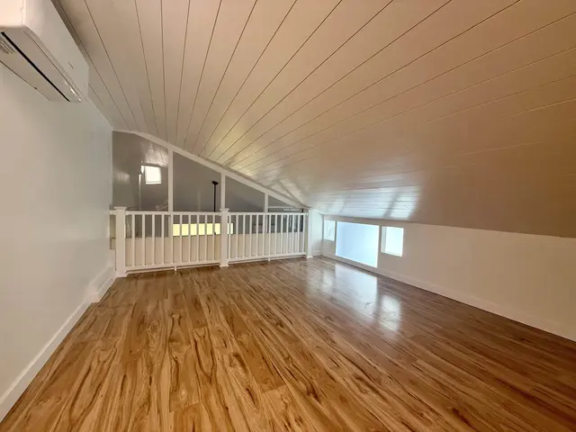 Listing Image for 50 Puu Anoano St 1704 26 of 37