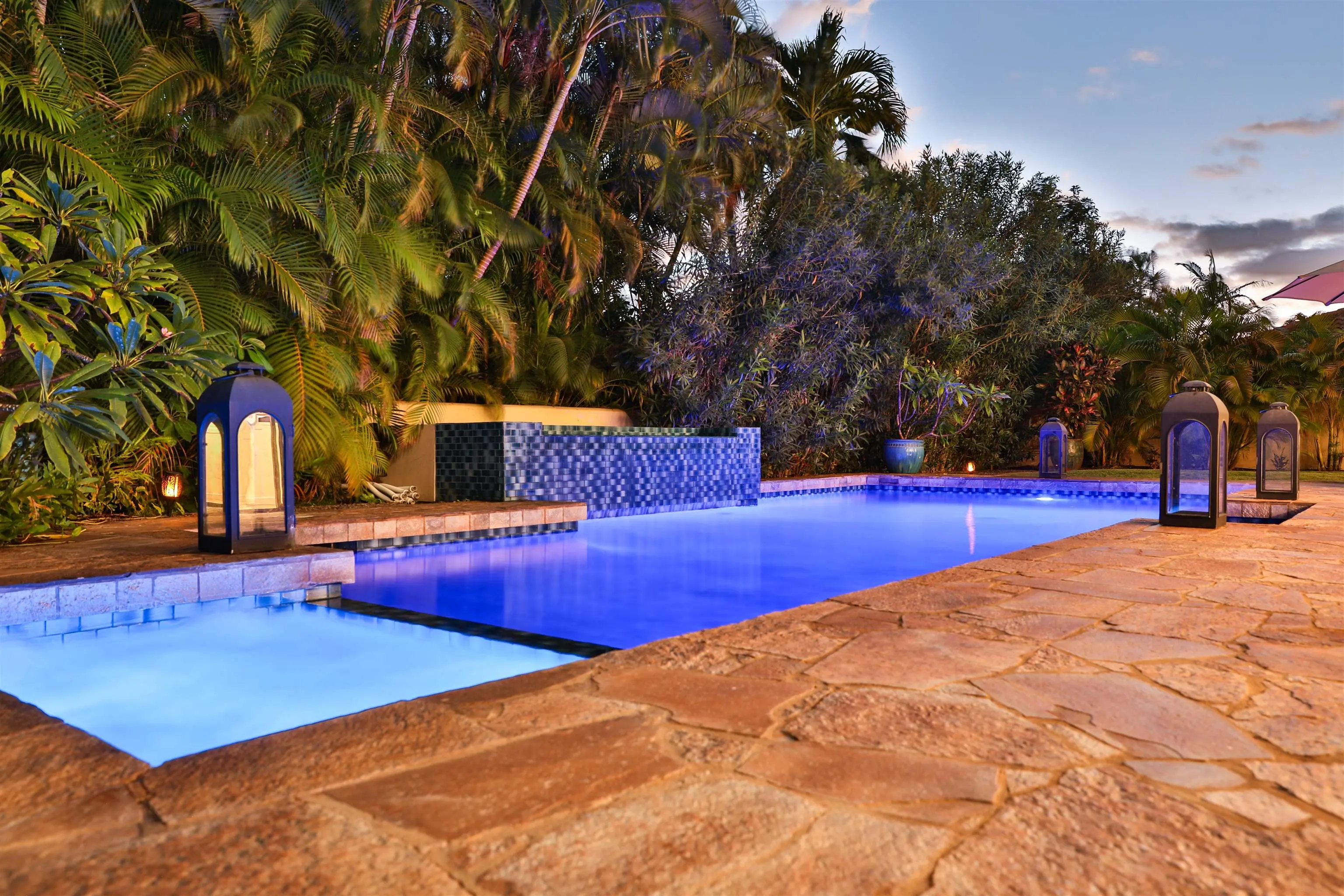 Photo of Listing #407000