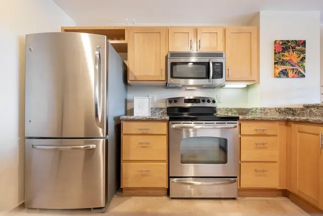 Listing Image for 3708 Lower Honoapiilani Rd E41 18 of 39