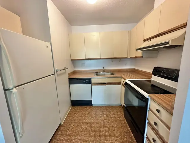Listing Image for 2050 Kanoe St 201 12 of 19