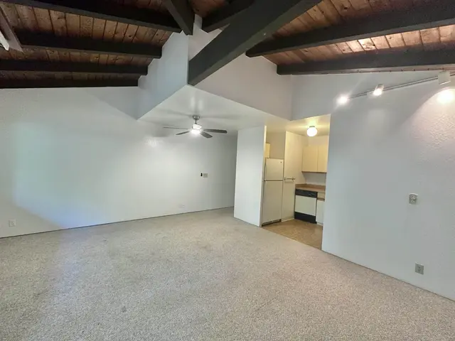 Listing Image for 2050 Kanoe St 201 9 of 19