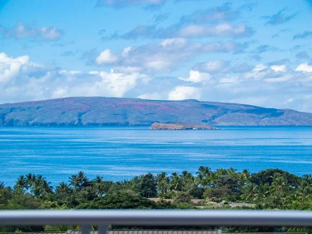 Listing Image for 220 Holomoana Way 103 (15c) 1 of 38