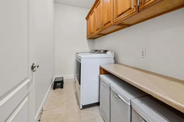 Listing Image for 180 Kalaihi Pl 33 of 38
