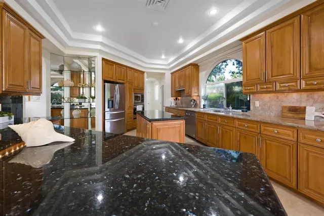 Listing Image for 180 Kalaihi Pl 9 of 38