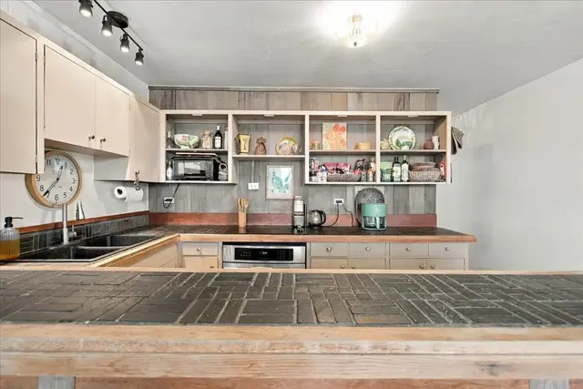 Listing Image for 777 Hana Hwy 308 12 of 42