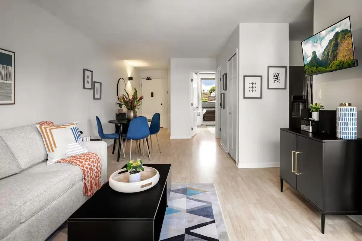 Photo of Listing #409091