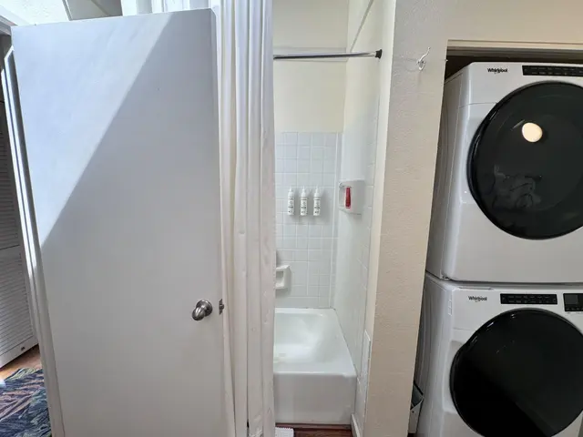 Listing Image for 100 Lio Pl S3 30 of 43