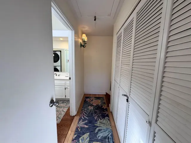Listing Image for 100 Lio Pl S3 32 of 43