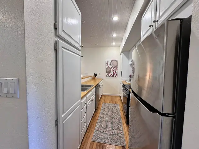 Listing Image for 100 Lio Pl S3 9 of 43