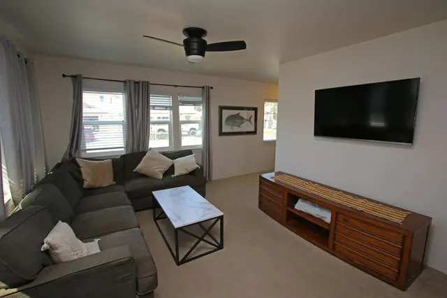 Listing Image for 351 Uluna St 13 of 50