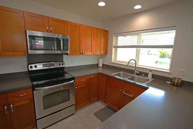 Listing Image for 351 Uluna St 9 of 50