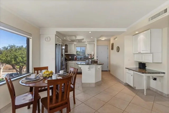 Listing Image for 36 S Kihei Rd 301 11 of 30