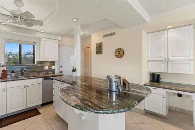 Listing Image for 36 S Kihei Rd 301 17 of 30