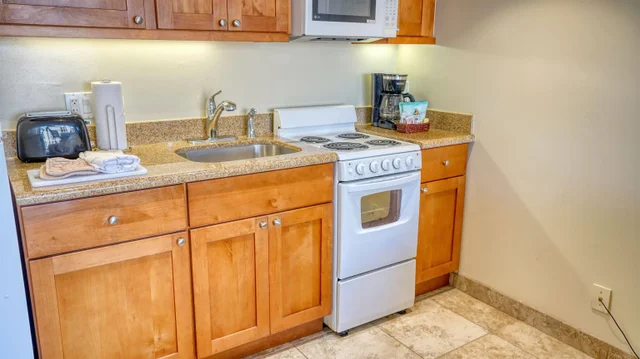 Listing Image for 4365 Lower Honoapiilani Rd 1018 7 of 35