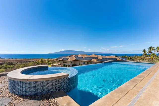 Listing Image for 564 Anapuni Loop 18 of 50