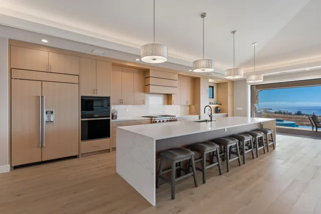 Listing Image for 564 Anapuni Loop 6 of 50