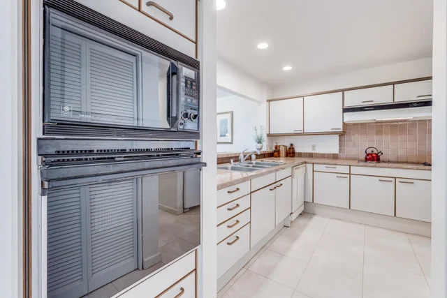 Listing Image for 50 Puu Anoano St 903 10 of 50