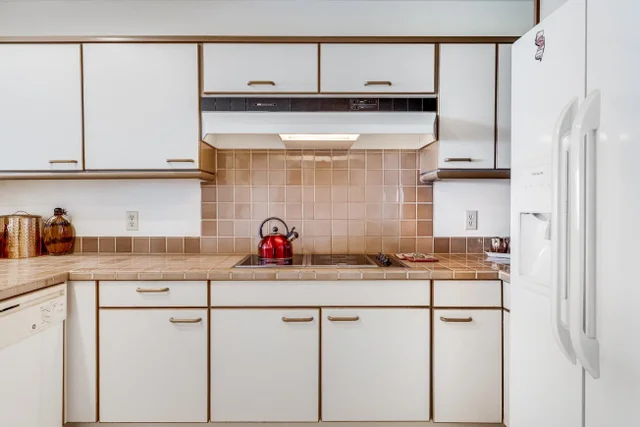 Listing Image for 50 Puu Anoano St 903 13 of 50