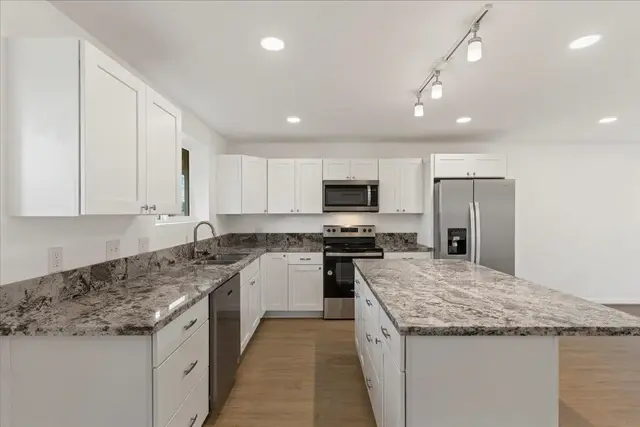 Listing Image for 490 Kaiola Pl Unit A 12 of 19