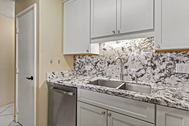 Listing Image for 2695 S Kihei Rd 3-202 9 of 44