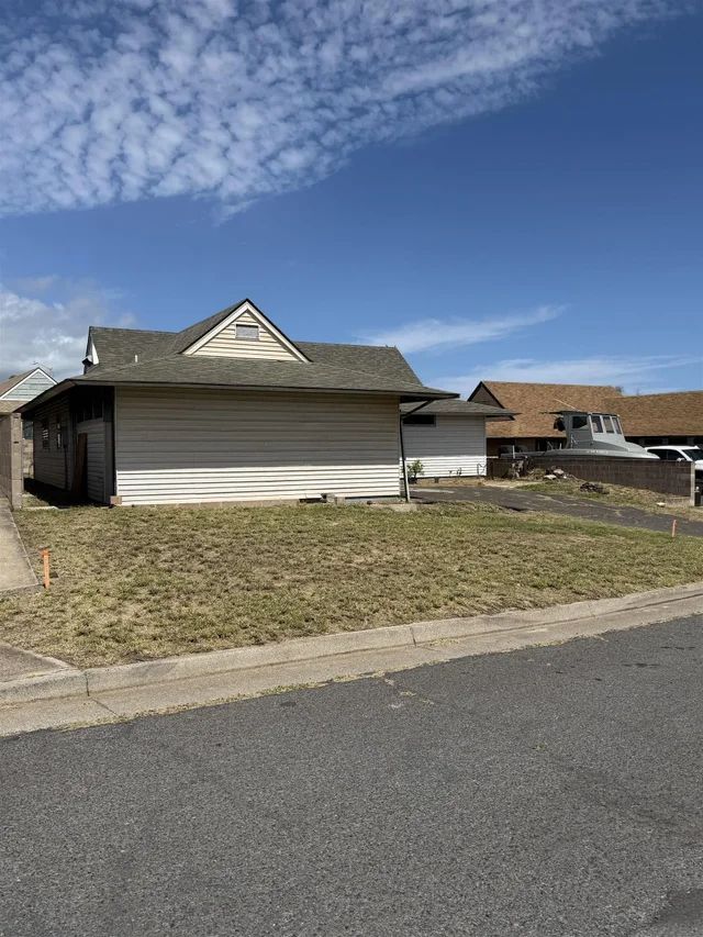 Listing Image for 684 Kaulu Pl 18 of 18