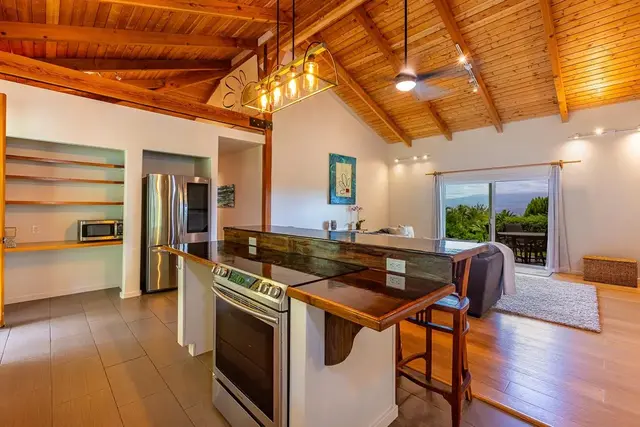 Listing Image for 30 Maunalei Pl 73 23 of 31