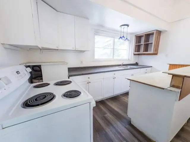 Listing Image for 225 S Papa Ave 5 of 27