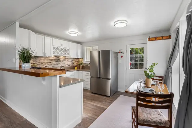 Listing Image for 686 Onipaa Pl 12 of 36