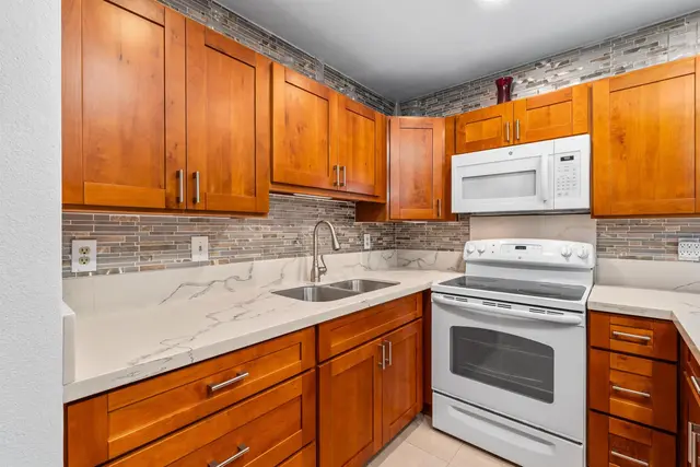 Listing Image for 3740 Lower Honoapiilani Rd G102 8 of 30
