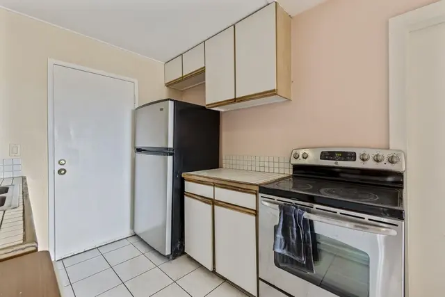 Listing Image for 359 Kenolio Rd 29 of 35