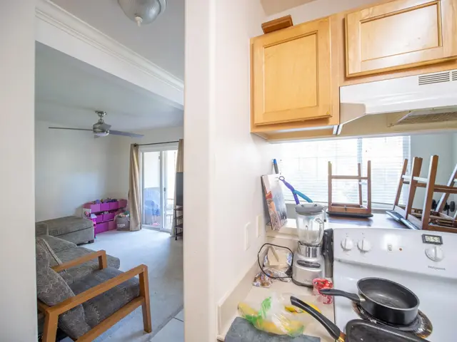 Listing Image for 14 Apuhihi Ln 14d 11 of 30