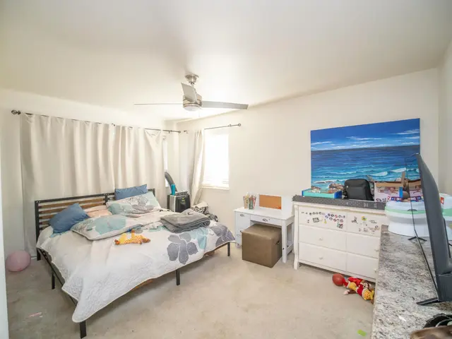 Listing Image for 14 Apuhihi Ln 14d 12 of 30