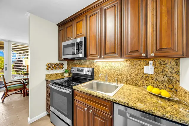 Listing Image for 5315 Lower Honoapiilani Rd B108 16 of 39