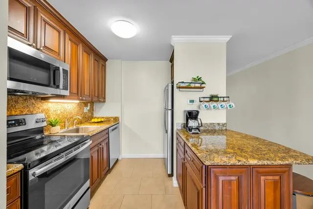 Listing Image for 5315 Lower Honoapiilani Rd B108 17 of 39